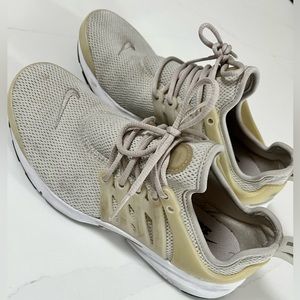 Nike Air Sneakers Women’s Size 7